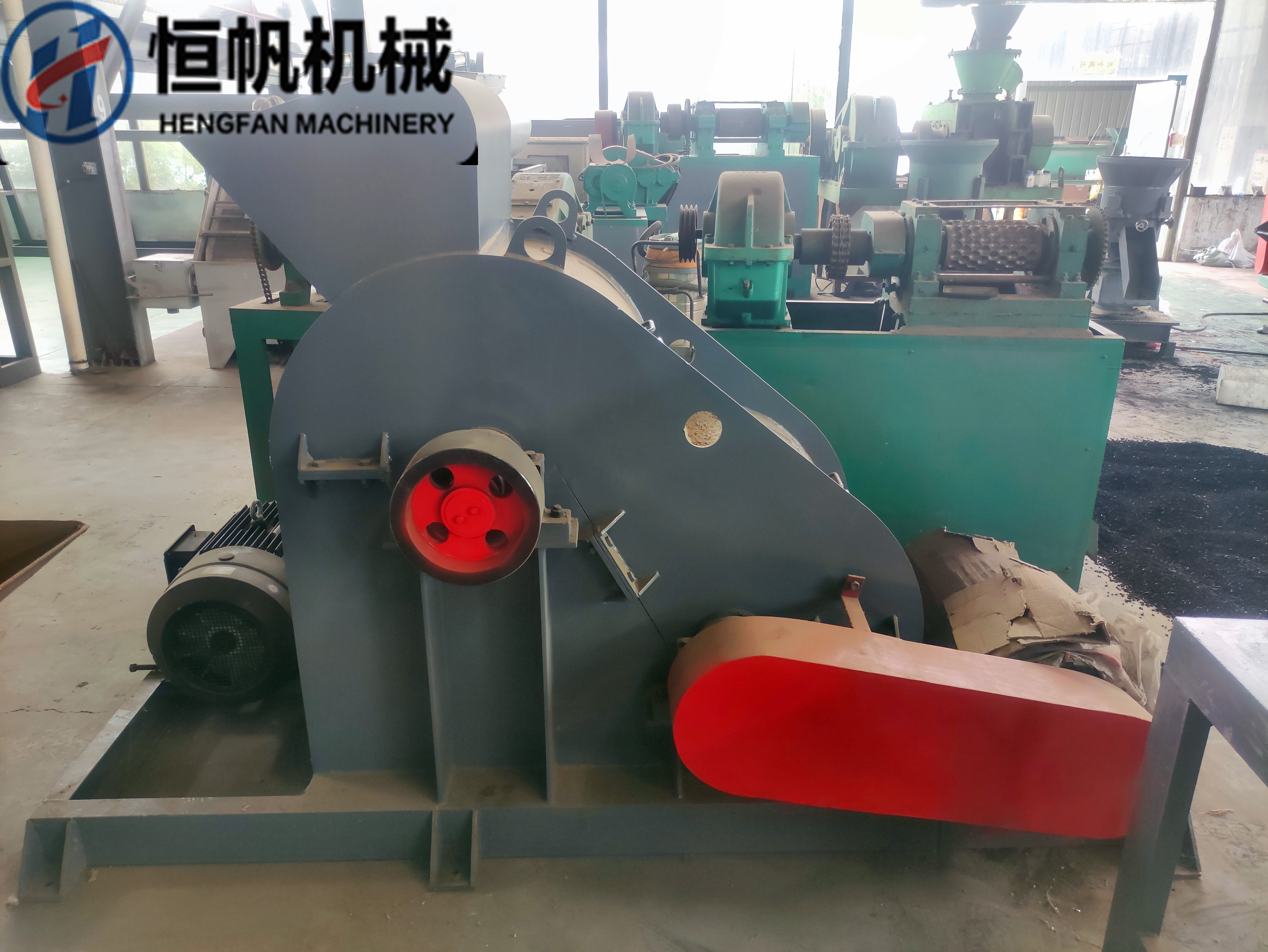 翻堆機與其他類型機如“打翻機”、 “攪拌機”、“螺旋翻攪機”等相比具有顯著特點(圖1)